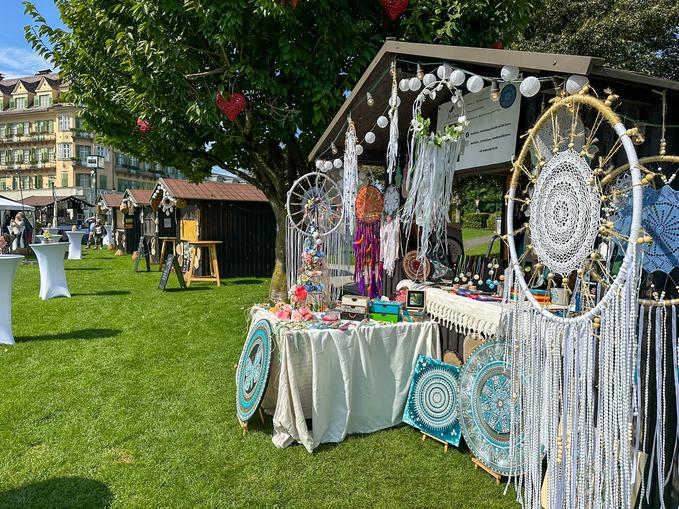 Genusshütten und Kunsthandwerk beim Indian Summer Festival