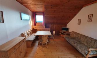 Sitzecke Lärchenwald 2