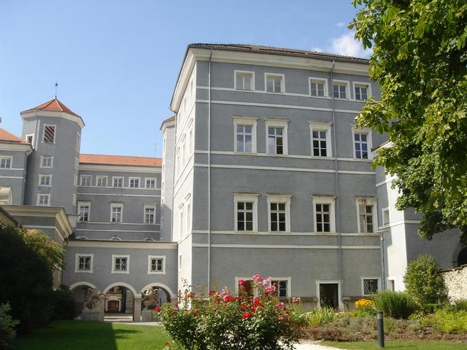 Schloss Lodron