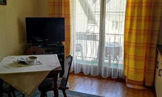 Wohnraum mit Balkon
