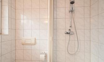 Zimmer_8_Dusche