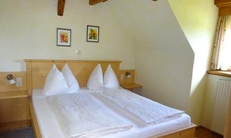 Schlafzimmer Wohnung 2 (1)