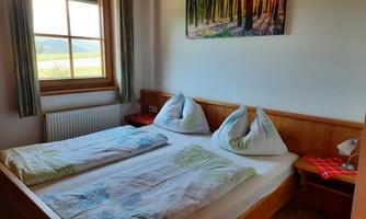 Pension Hecher FeWo Bergsicht Schlafzimmer 1