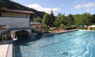 Pool mit Indoor-Einstieg