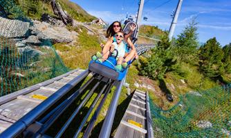 The Nocky Flitzer toboggan run is just a few meters from the chalet and the circular trail during the alpine season also offers a nice change and fun.