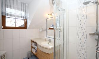 ****App. Type M Bath (Sample Living Example)