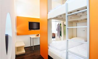 modernes 4-Bett-Zimmer