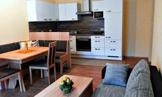 Wohn-Ess-Bereich Ferienwohnung Nockberge