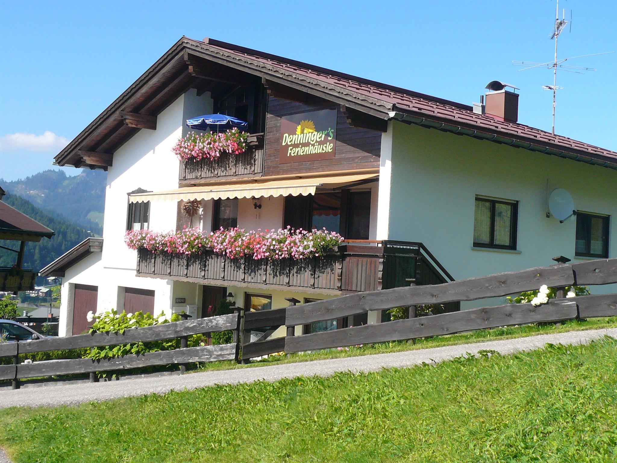 Denninger's Ferienhäusle Apartment/2 Sch Ferienwohnung  Kleinwalsertal