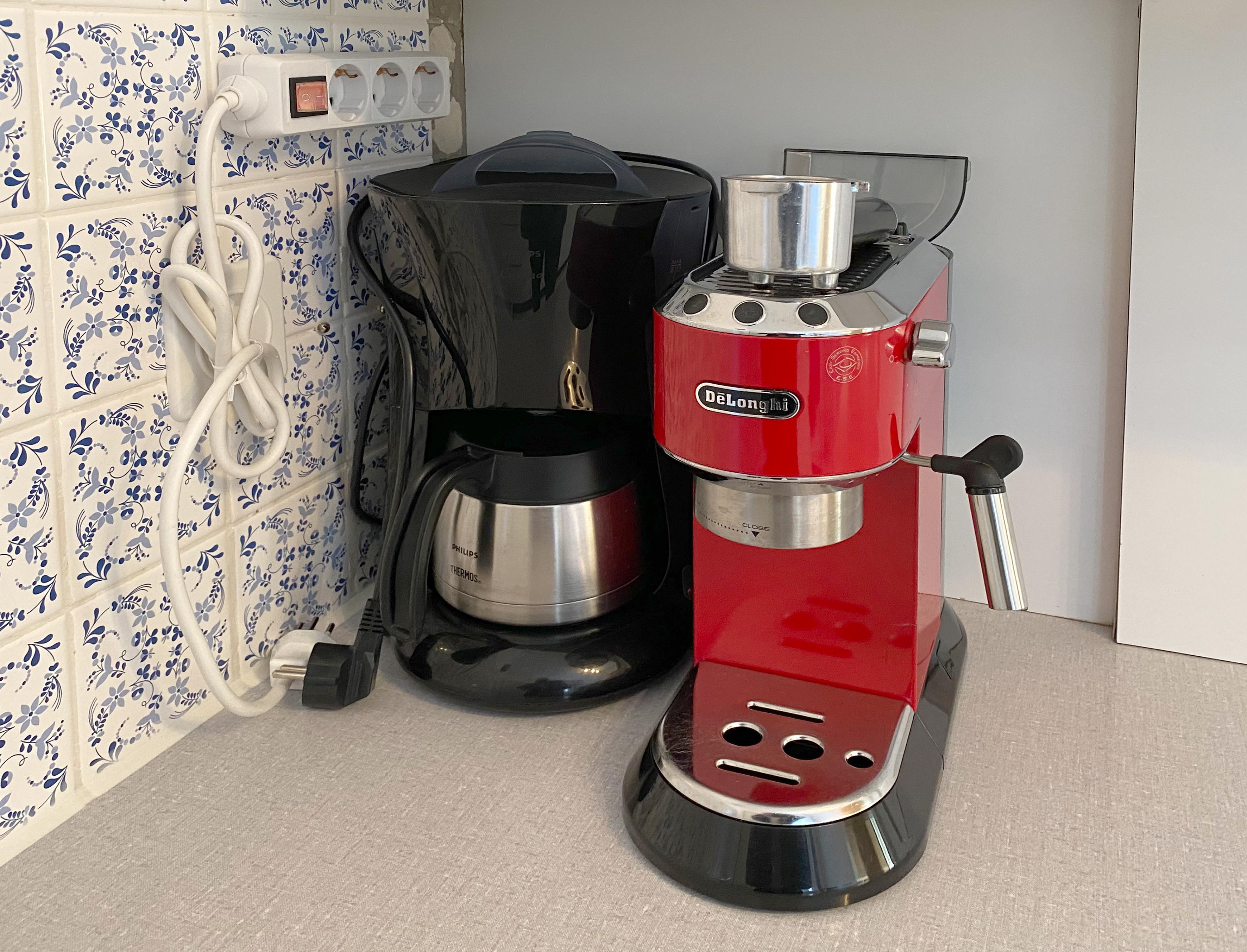 Küche Geräte.jpg Küche Geräte.jpg