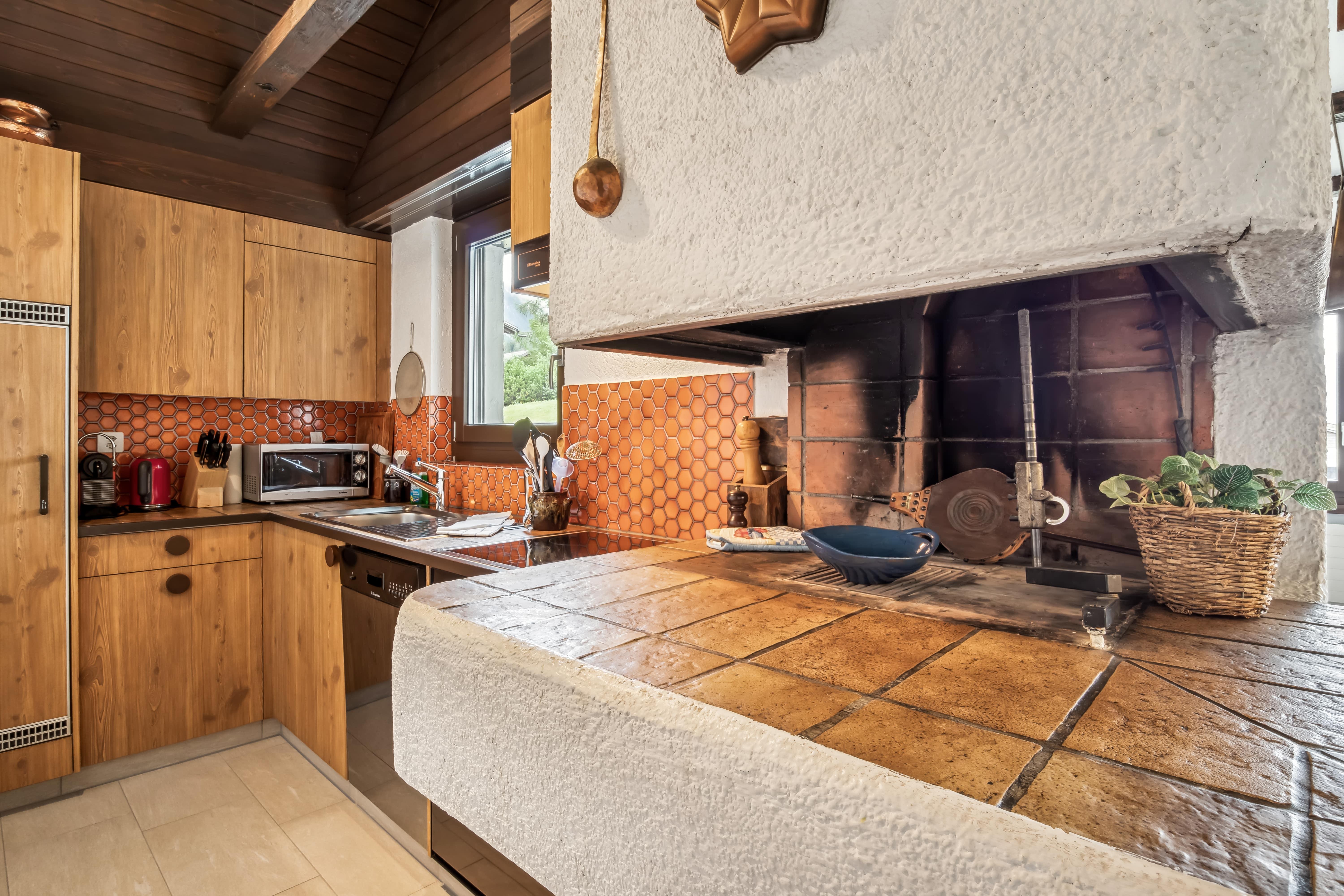 Küche mit Feuerstelle Küche mit Feuerstelle