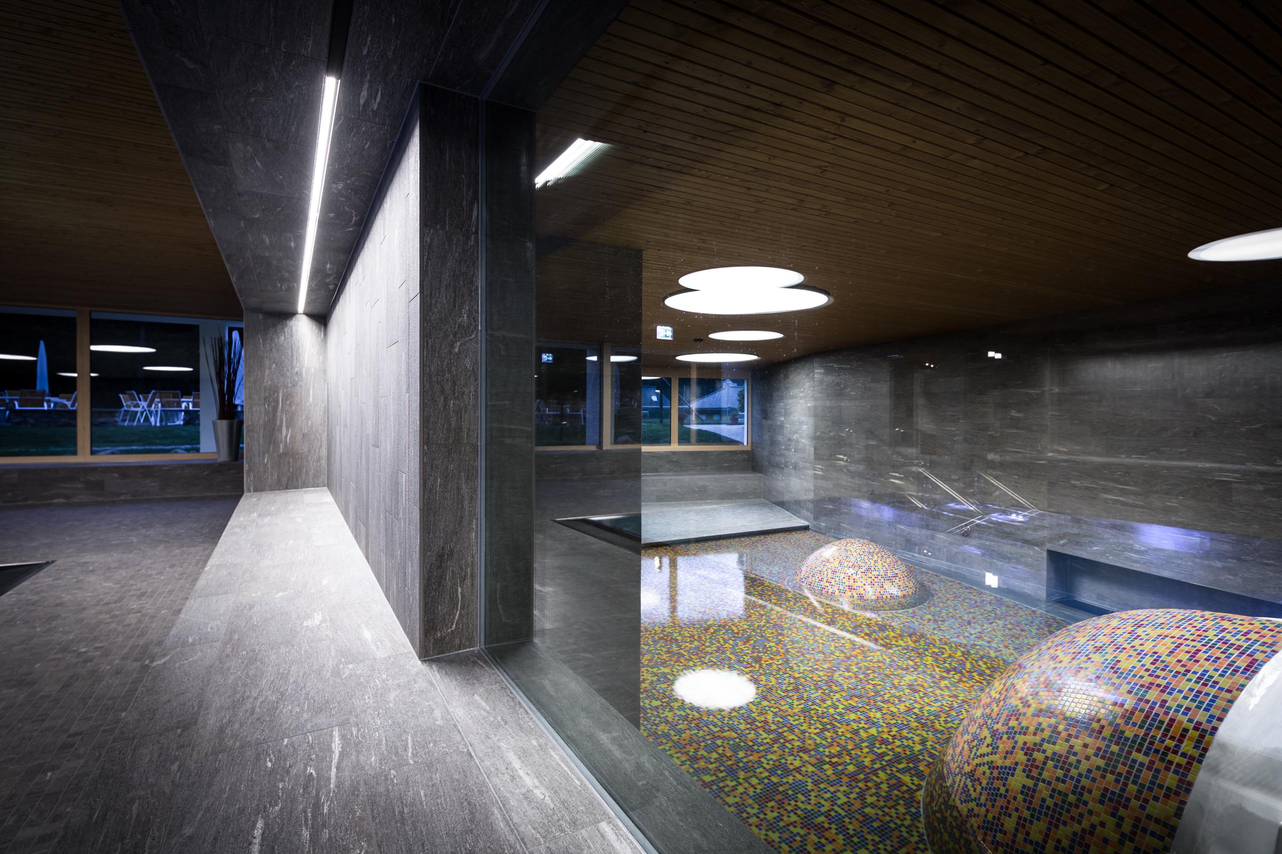 hotel-valbella-resort-arosa-lenzerheide-hallenbad- hotel-valbella-resort-arosa-lenzerheide-hallenbad-