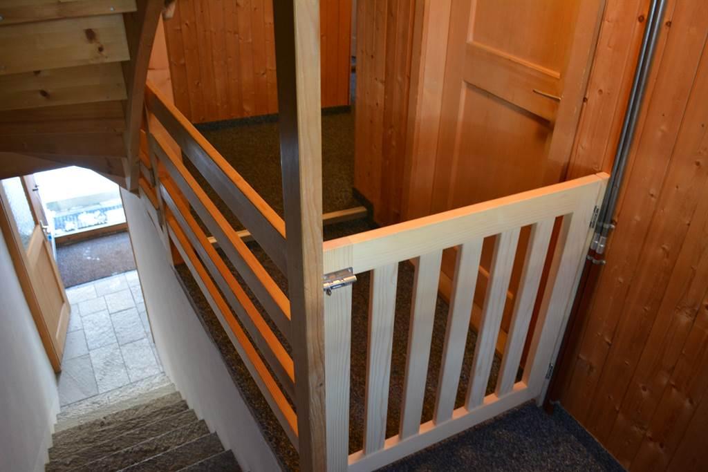 Kindersicherung Treppe vor Stube Kindersicherung Treppe vor Stube