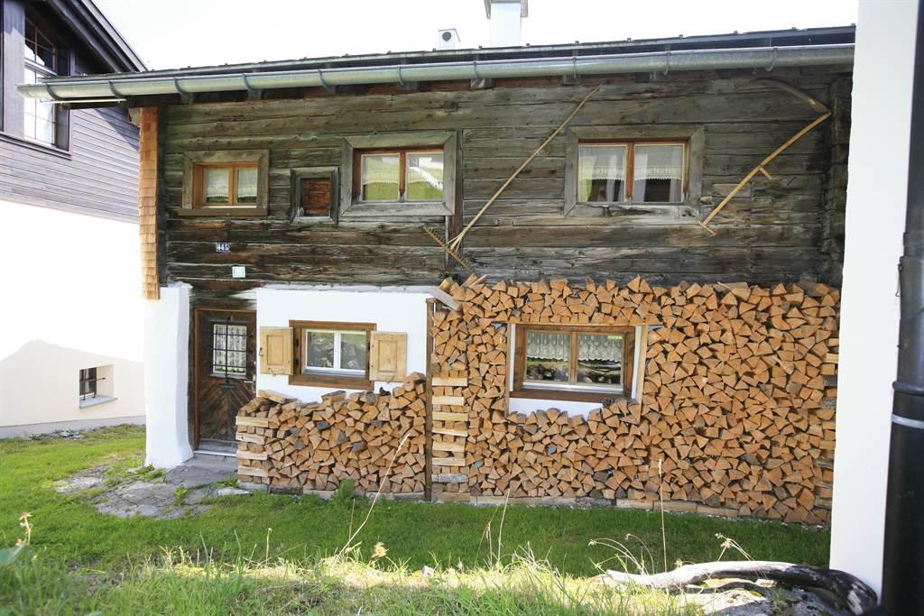 Hinterm Haus Hinterm Haus