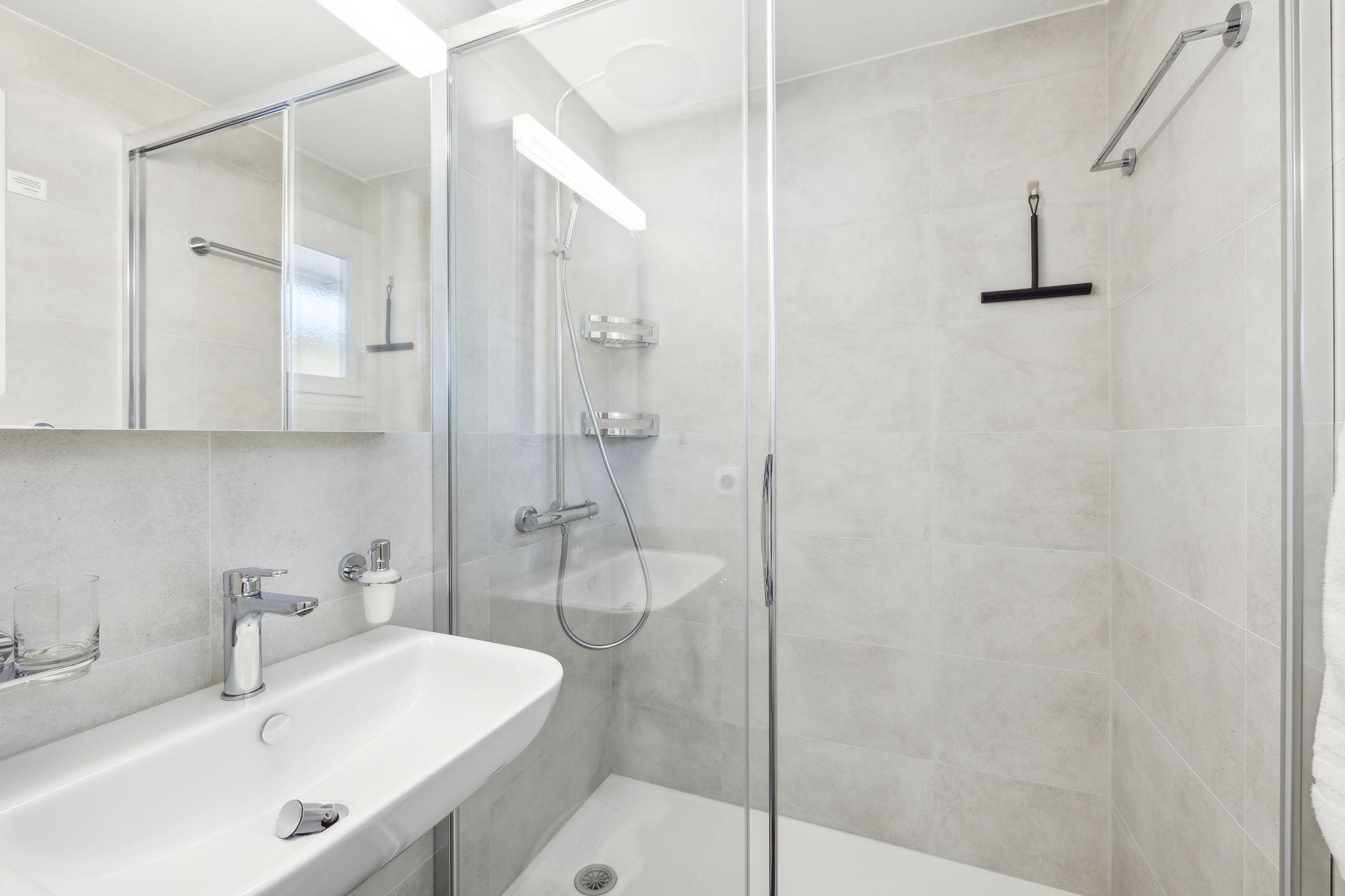 Badezimmer mit Dusch Badezimmer mit Dusch