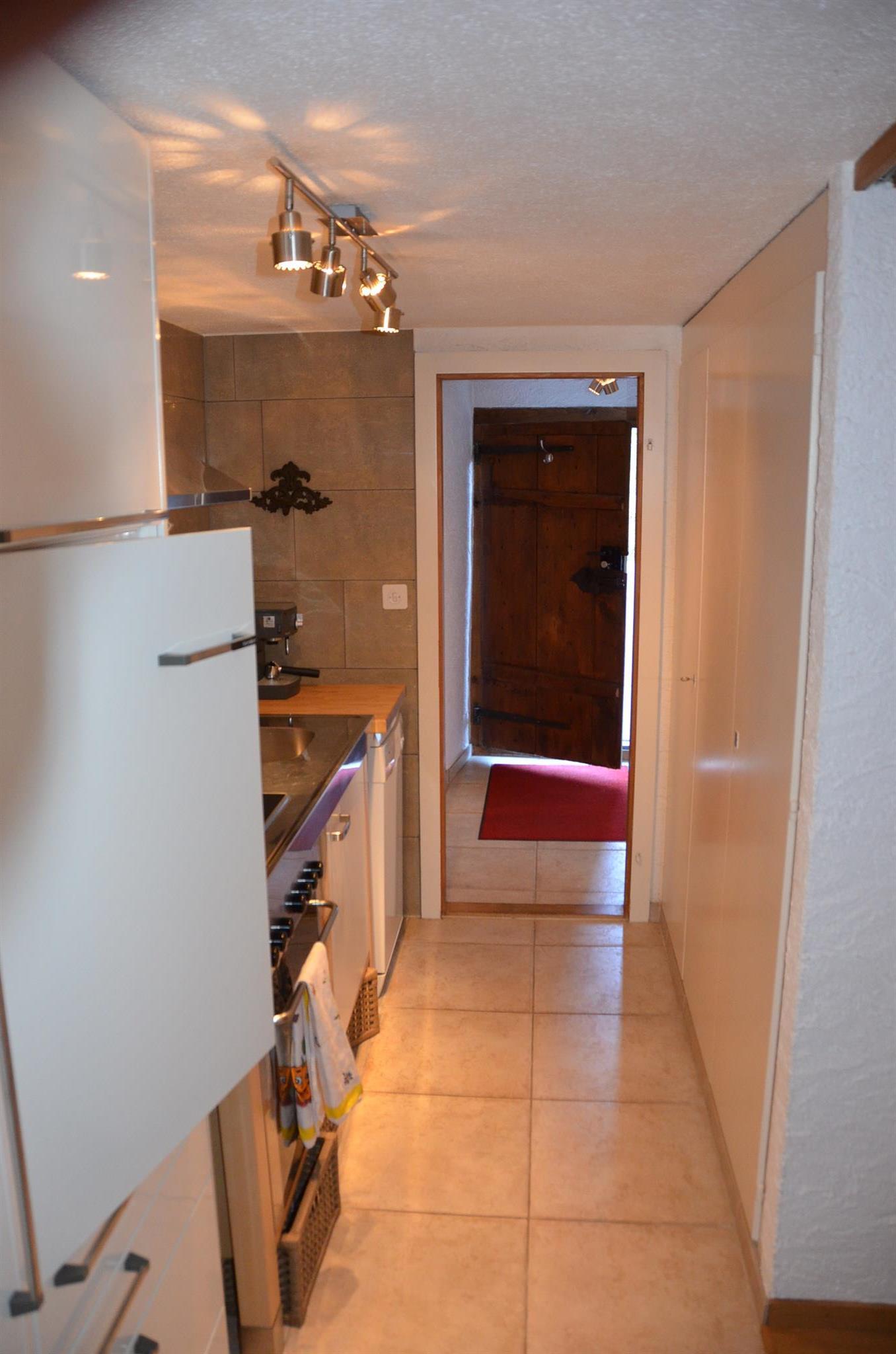 Blick Richtung Einganstür Blick Richtung Einganstür