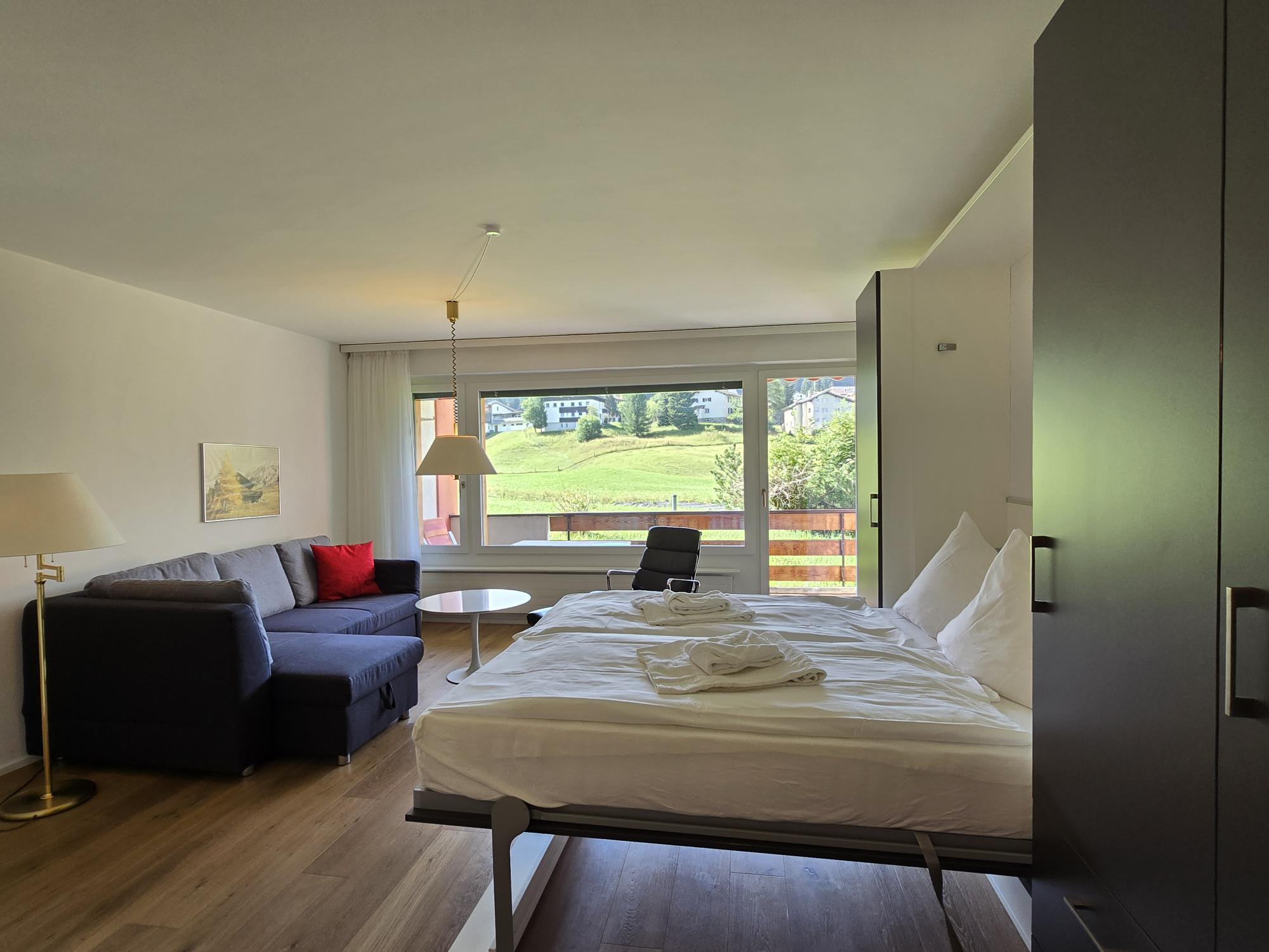 Wohnbereich mit Schrankbetten 2 Wohnbereich mit Schrankbetten 2