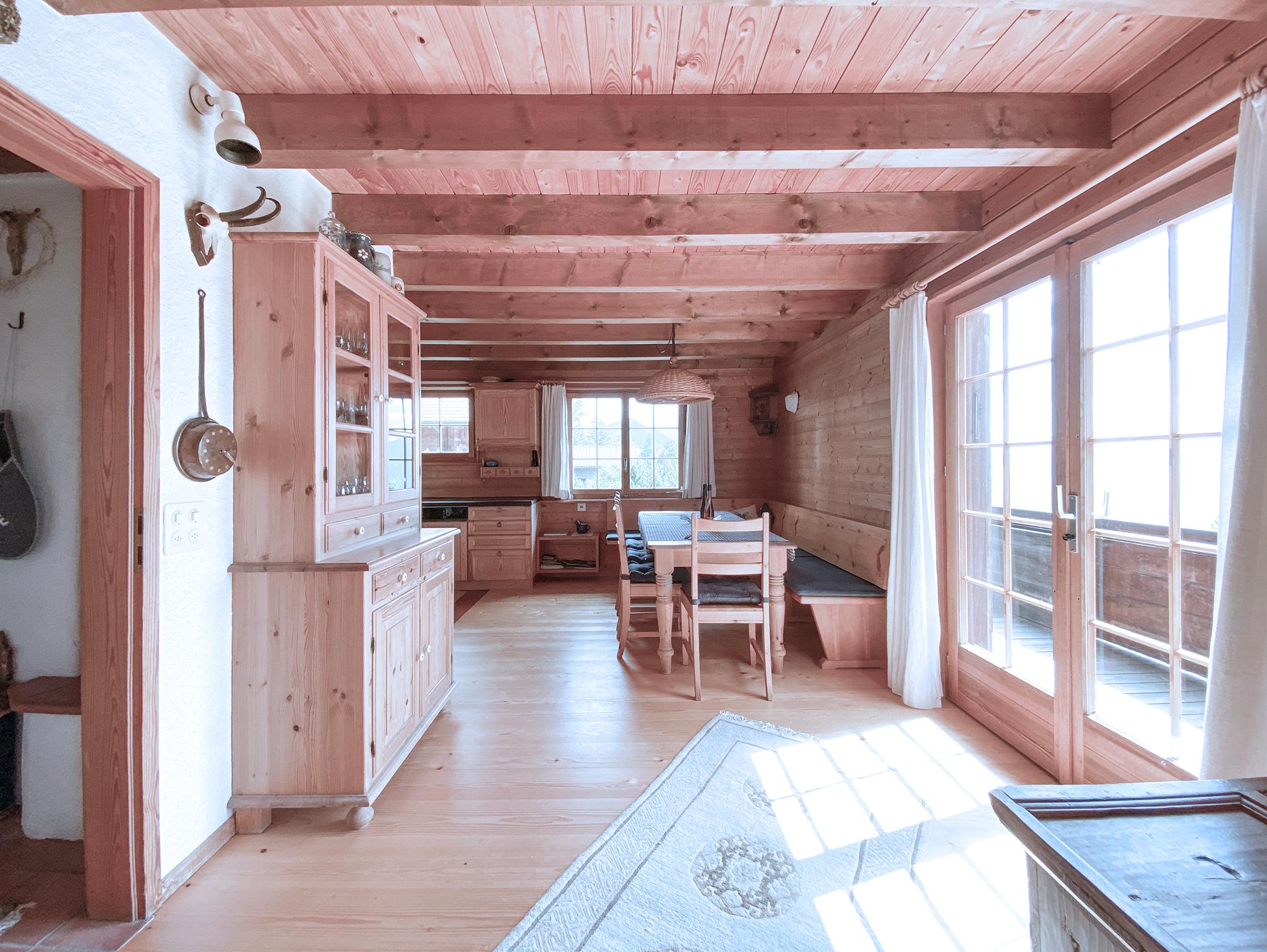 Wohnbereich mit Ausgang zum Balkon Wohnbereich mit Ausgang zum Balkon