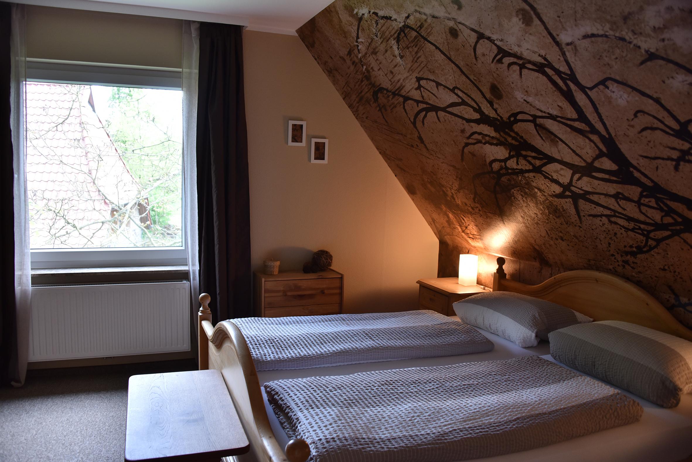 Schlafzimmer Bild II