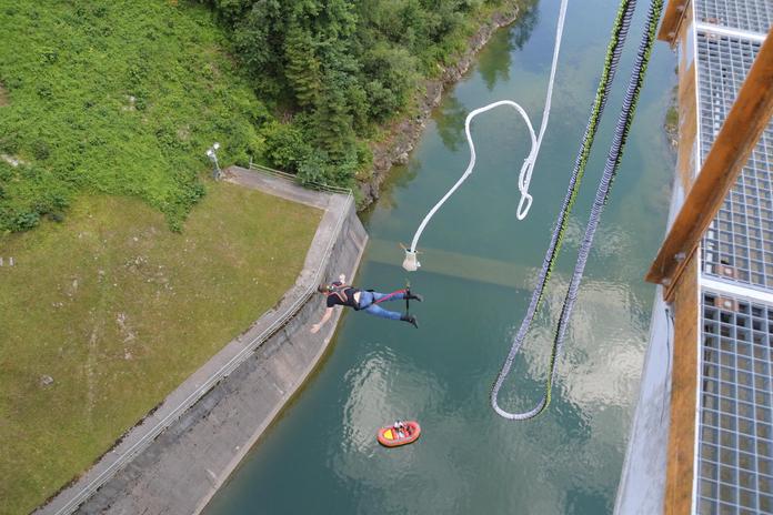 BUNGY JUMPING vom Staudamm KLAUS