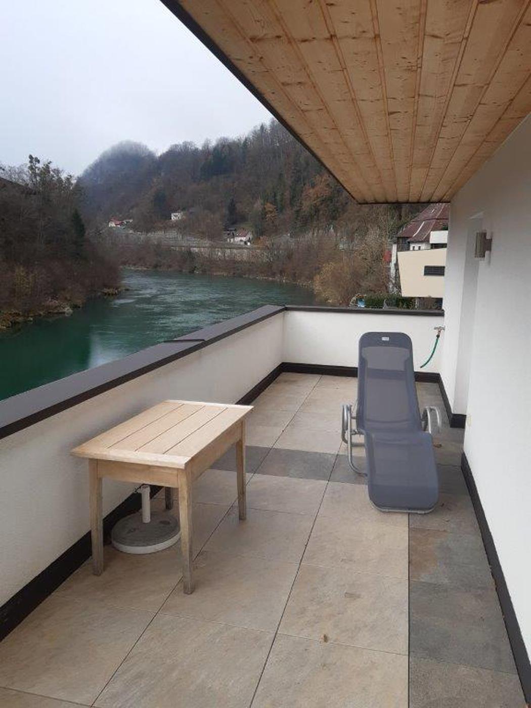 Neue Wohnung am Fluss