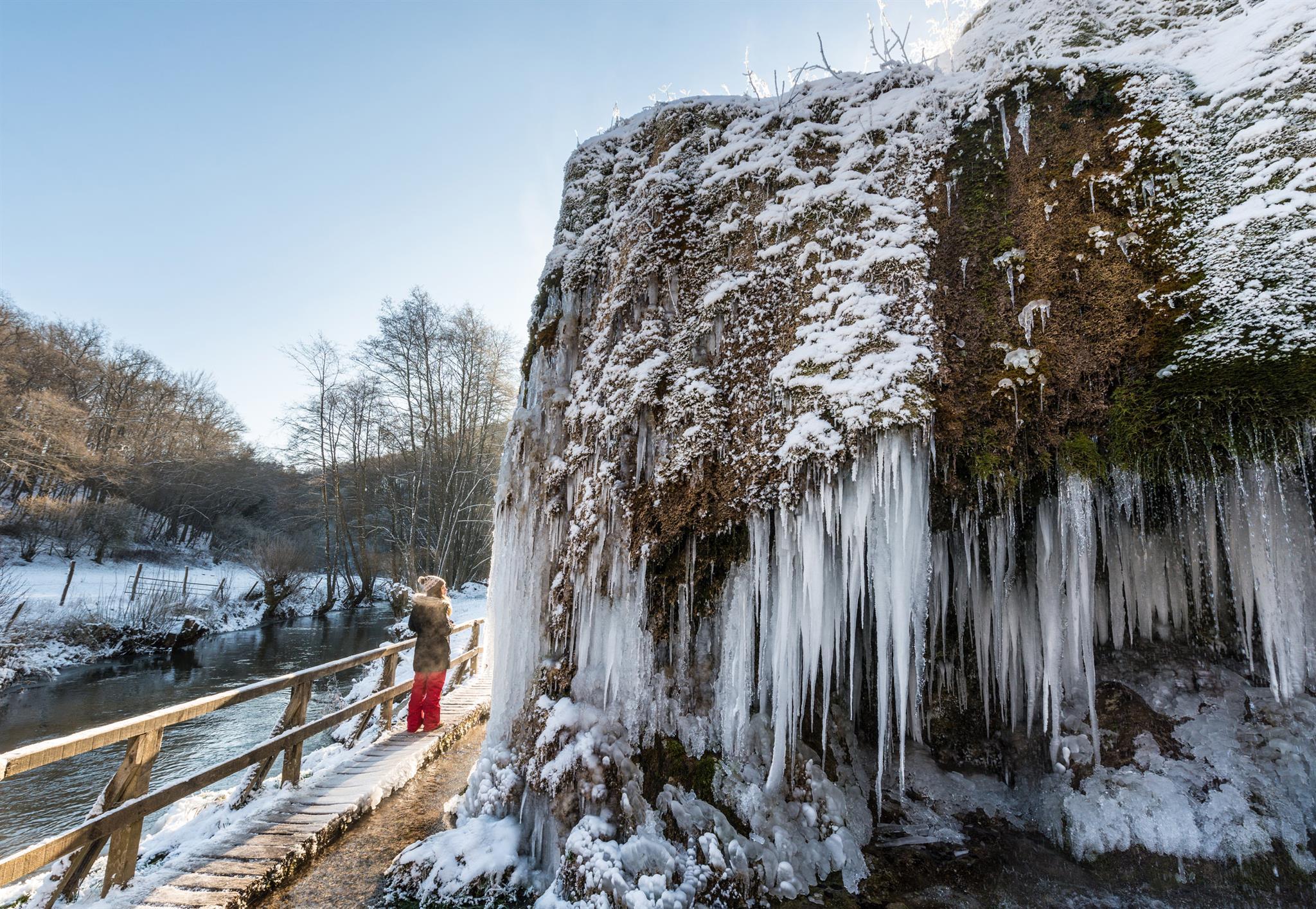 Wachsender Wasserfall Dreimühlen