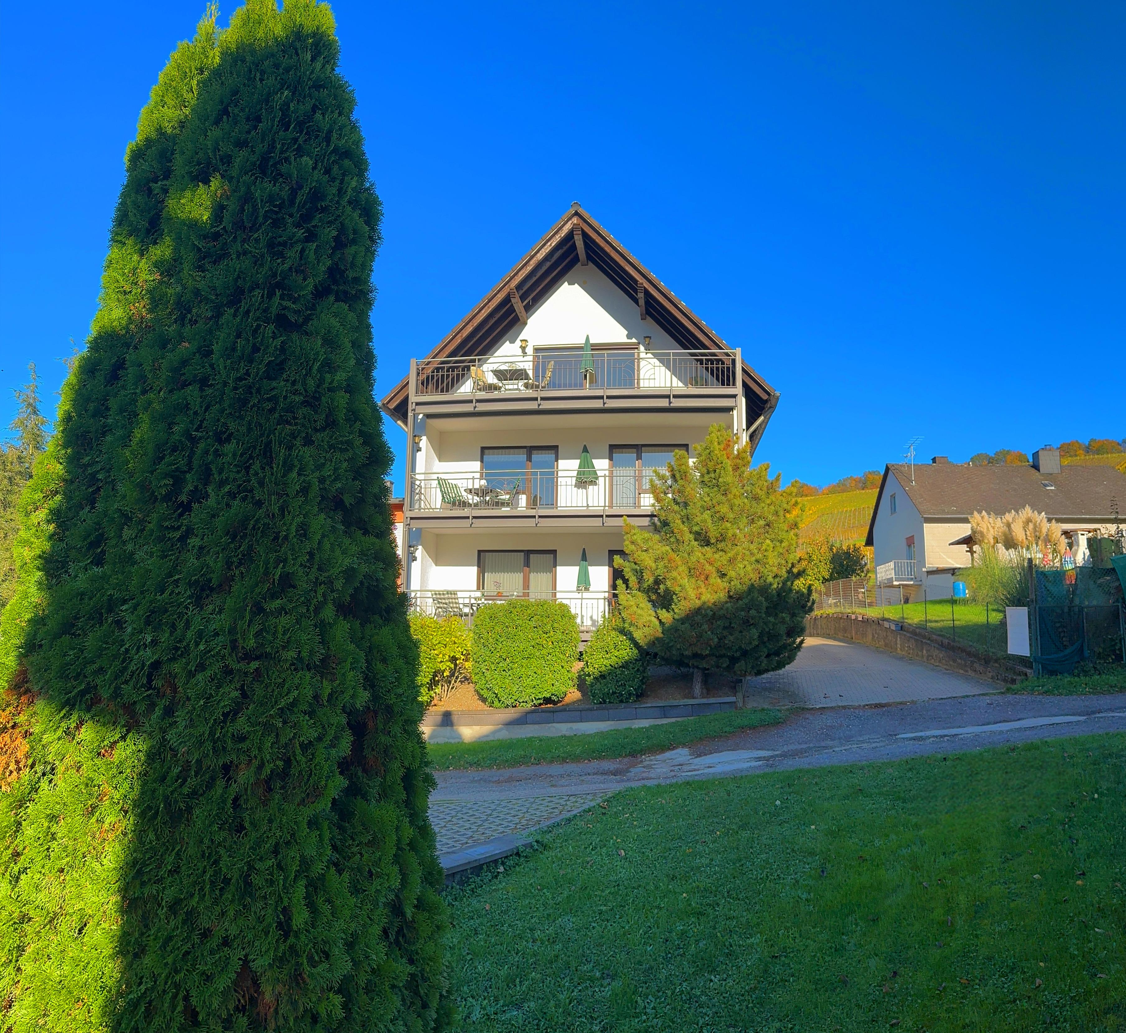 Haus Berhof Ansicht Balkone zur Mosel