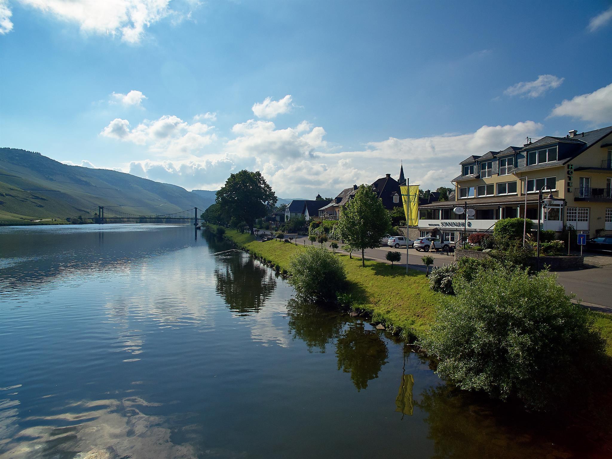 fahrradverleih-im-moselhotel-sonnenuhr
