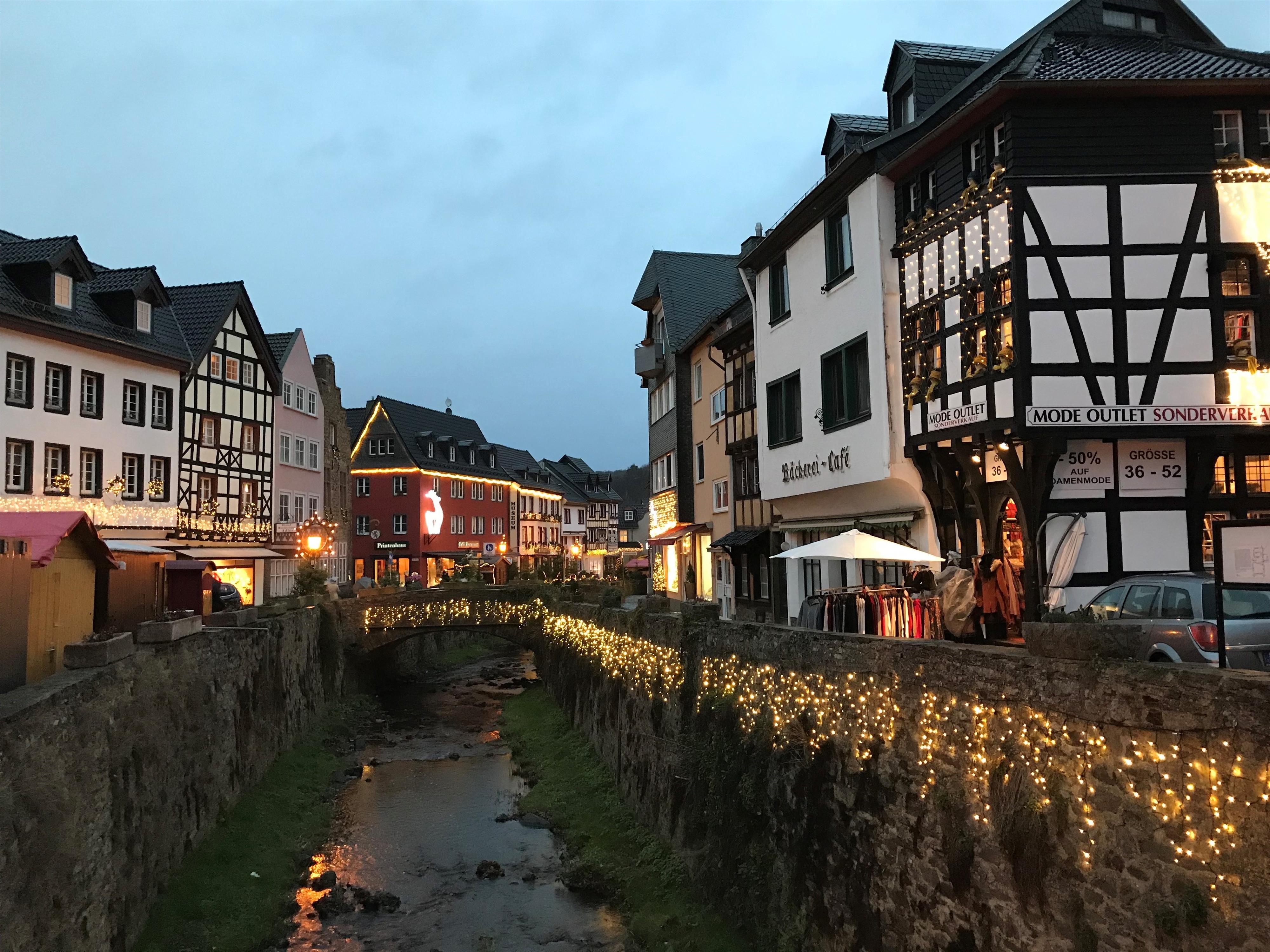 Weihnachtsmarkt Bad Münstereifel - Historische Altstadt im Lichterglanz