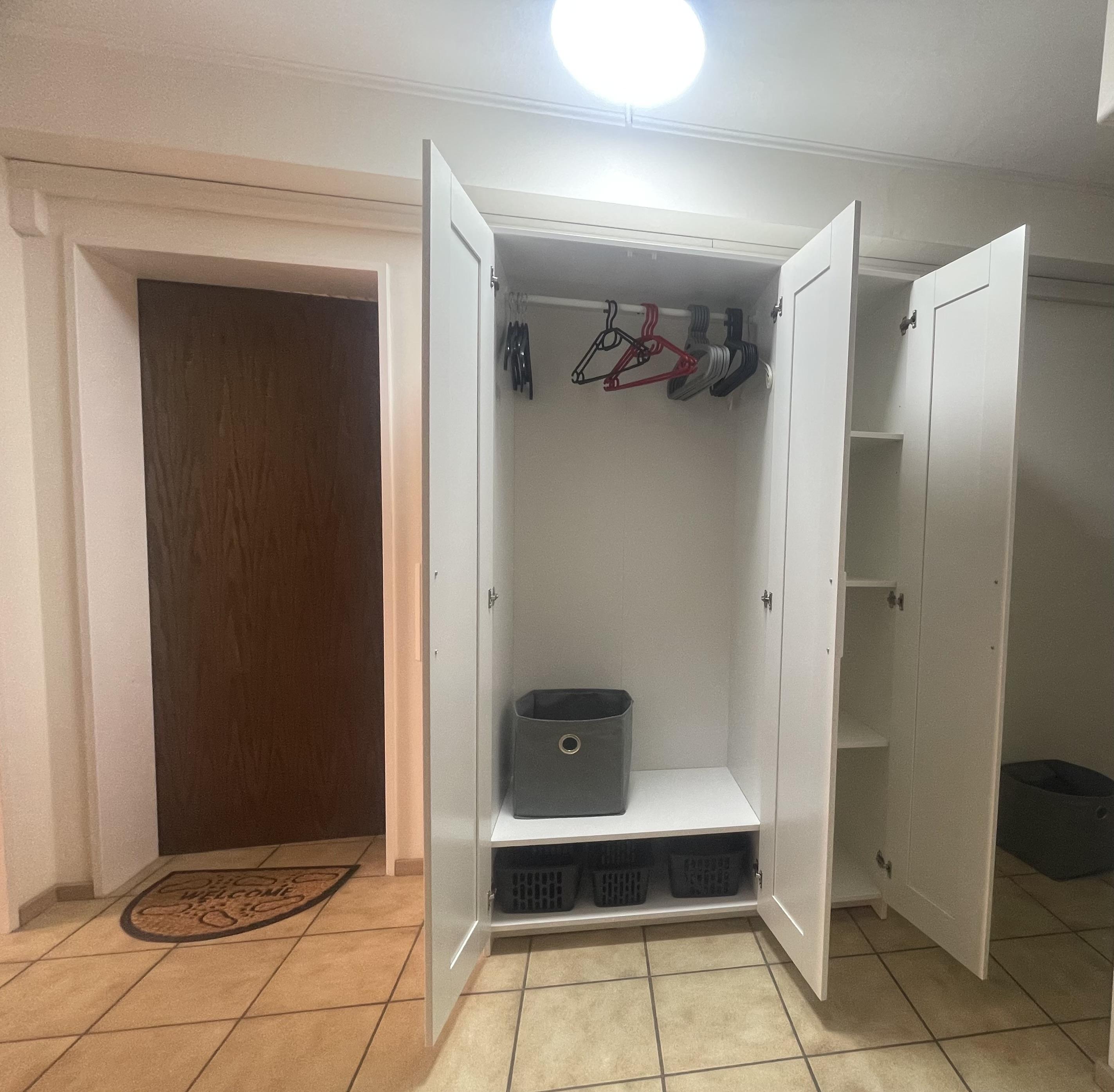 Aufbewahrung ihrer Kleidung