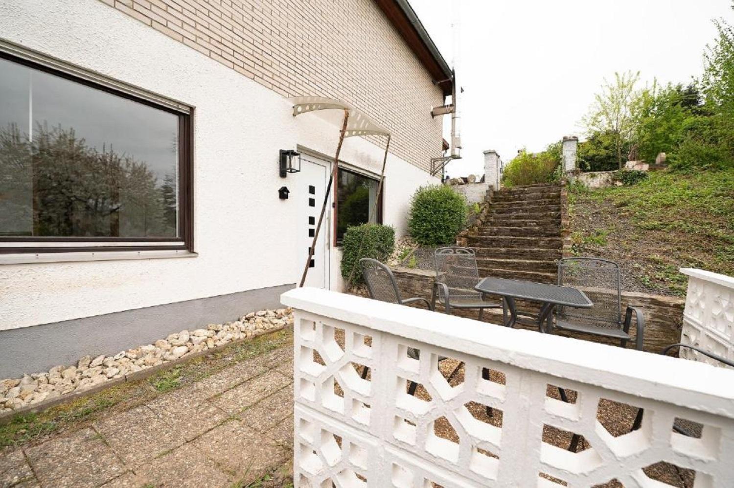 Eingang Ferienwohnung mit Terasse