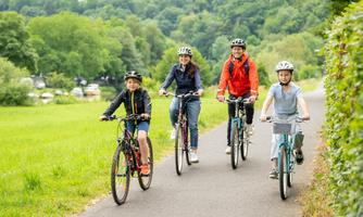 Radtour an der Lahn entlang in Aull