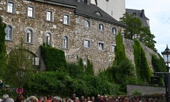 Vor der Kulisse des Grafenschlosses