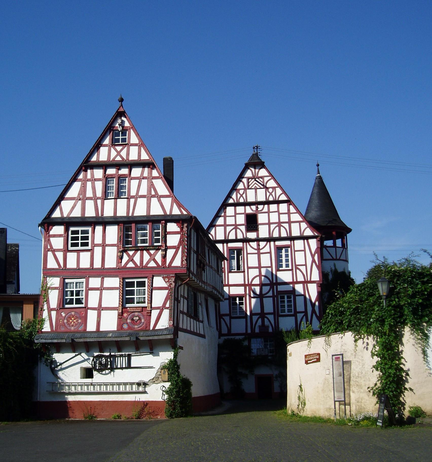 Rathaus und Fährhaus