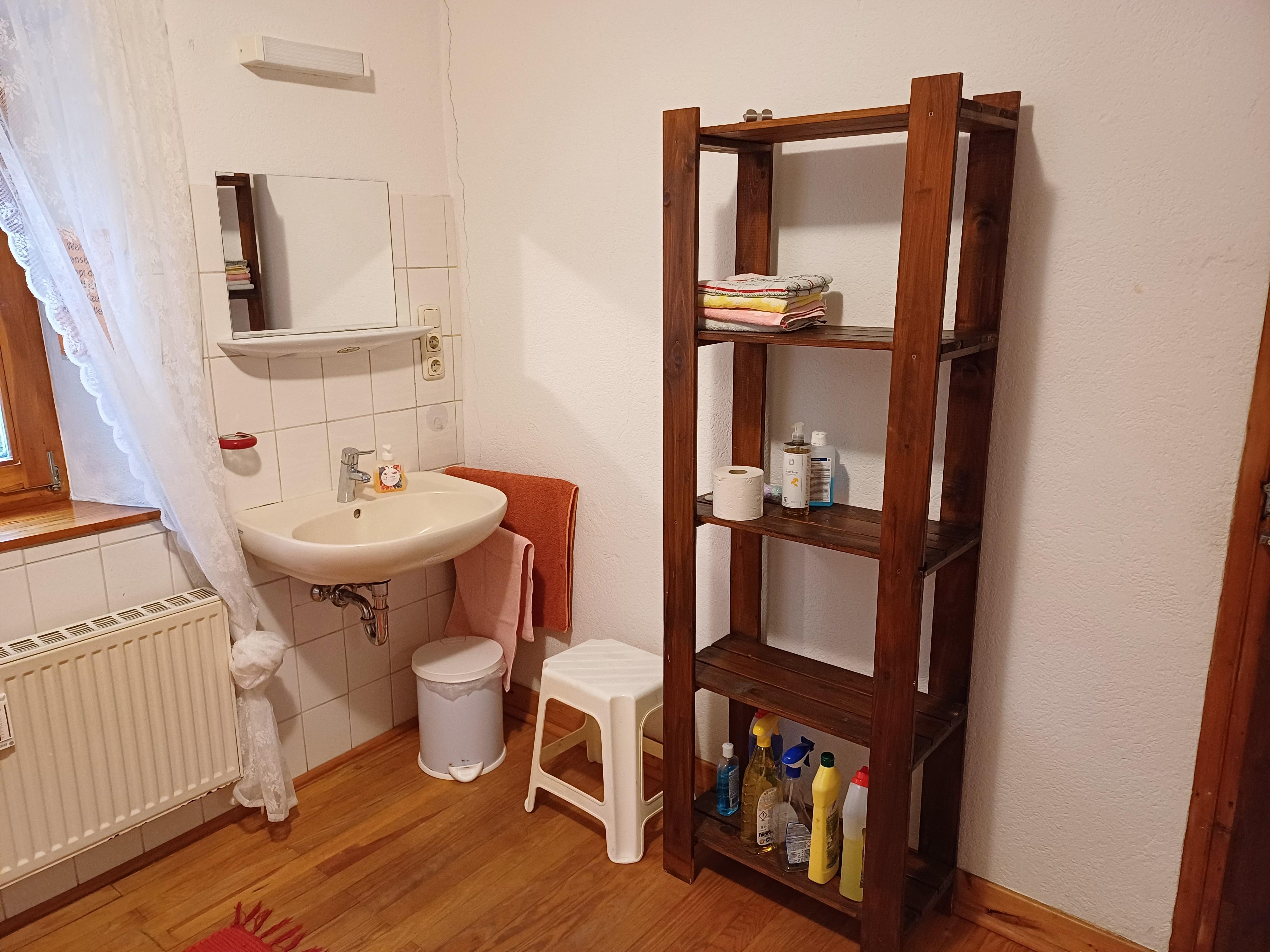 Badezimmer Erdgeschoss Foto 2