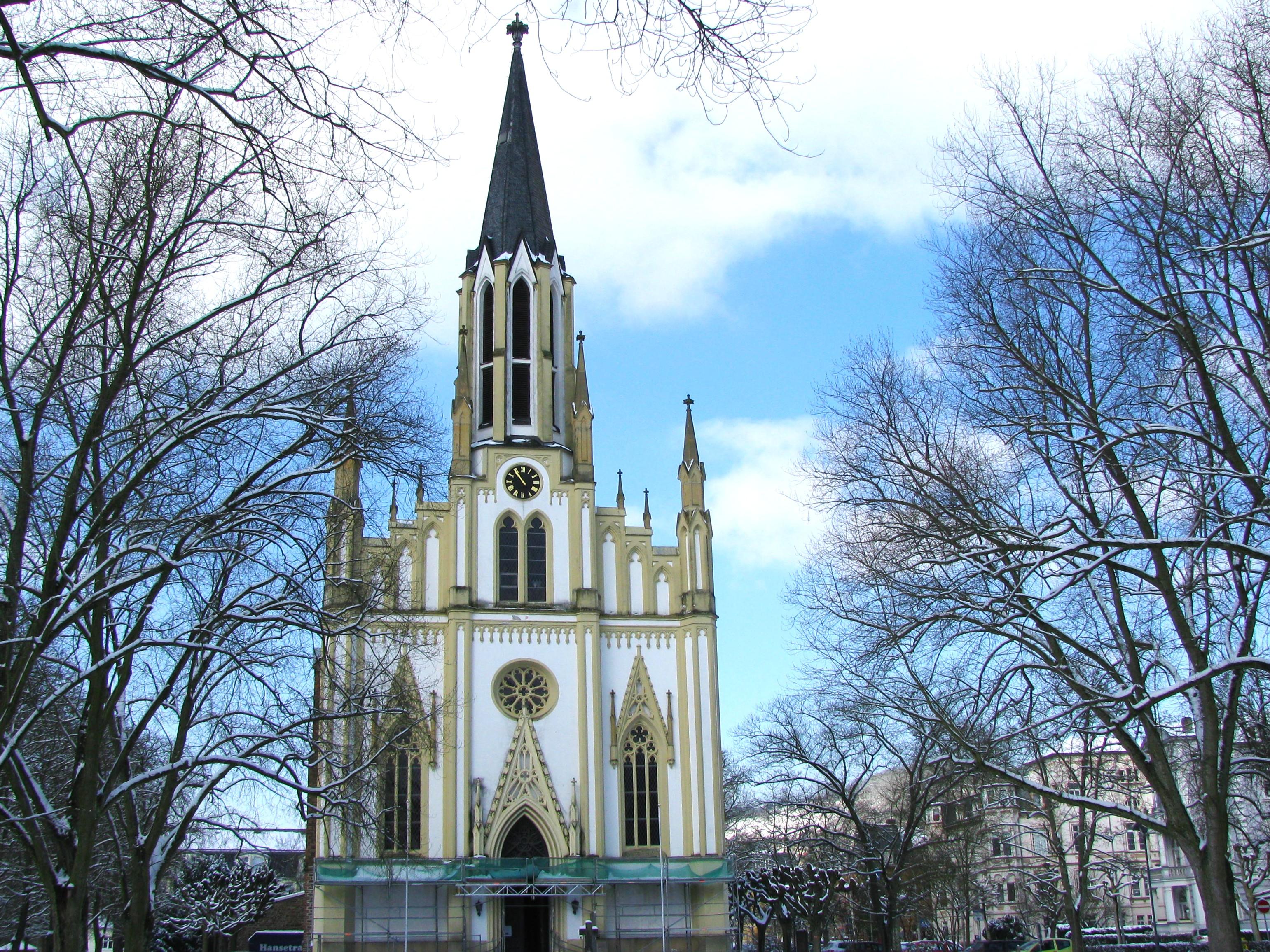 Kath. St. Martinskirche im Winter