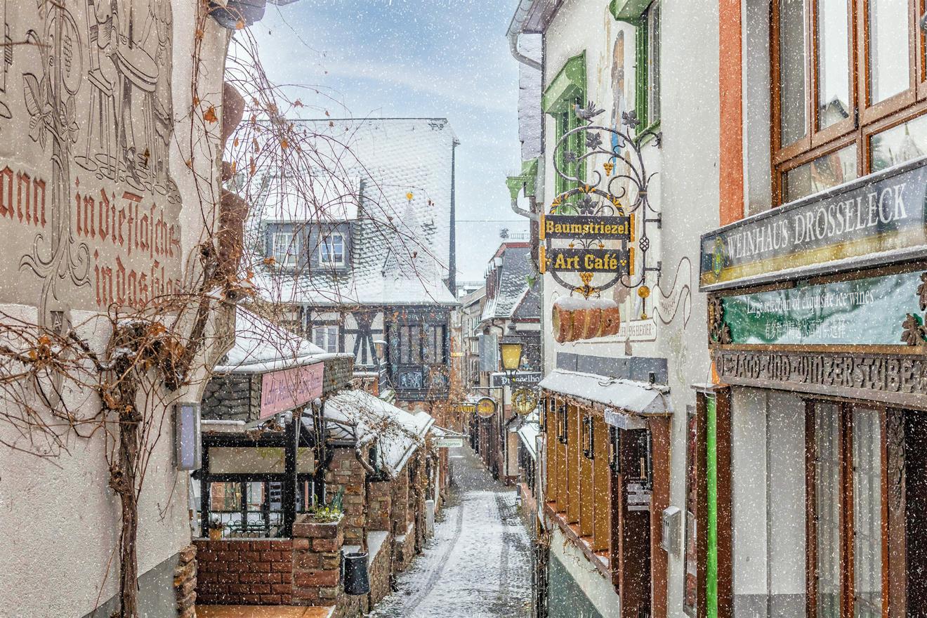 Drosselgasse and old town