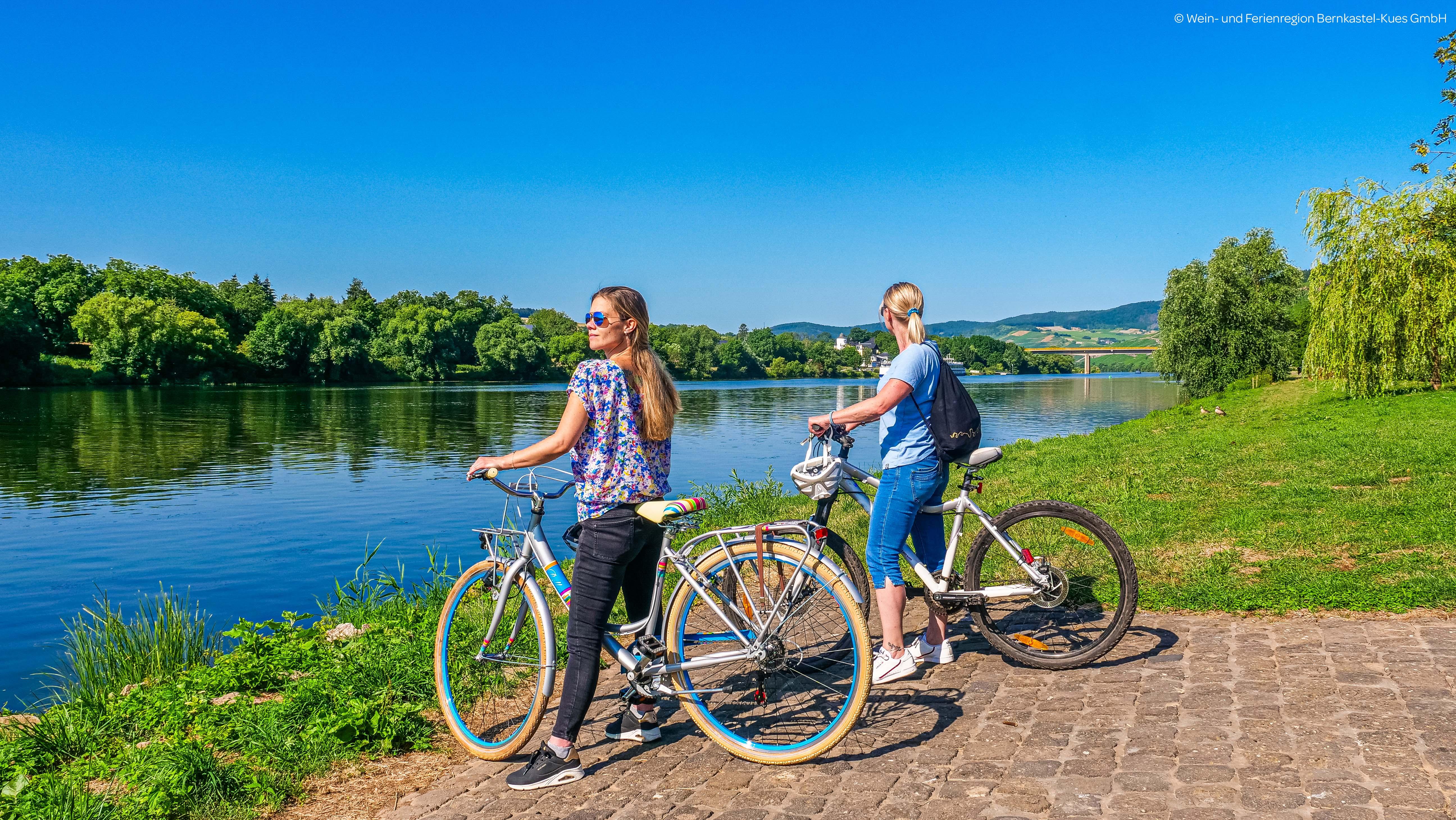 Rad_Person_Sommer_Wiese_Mosel_Lieser ©Wein- und Fe