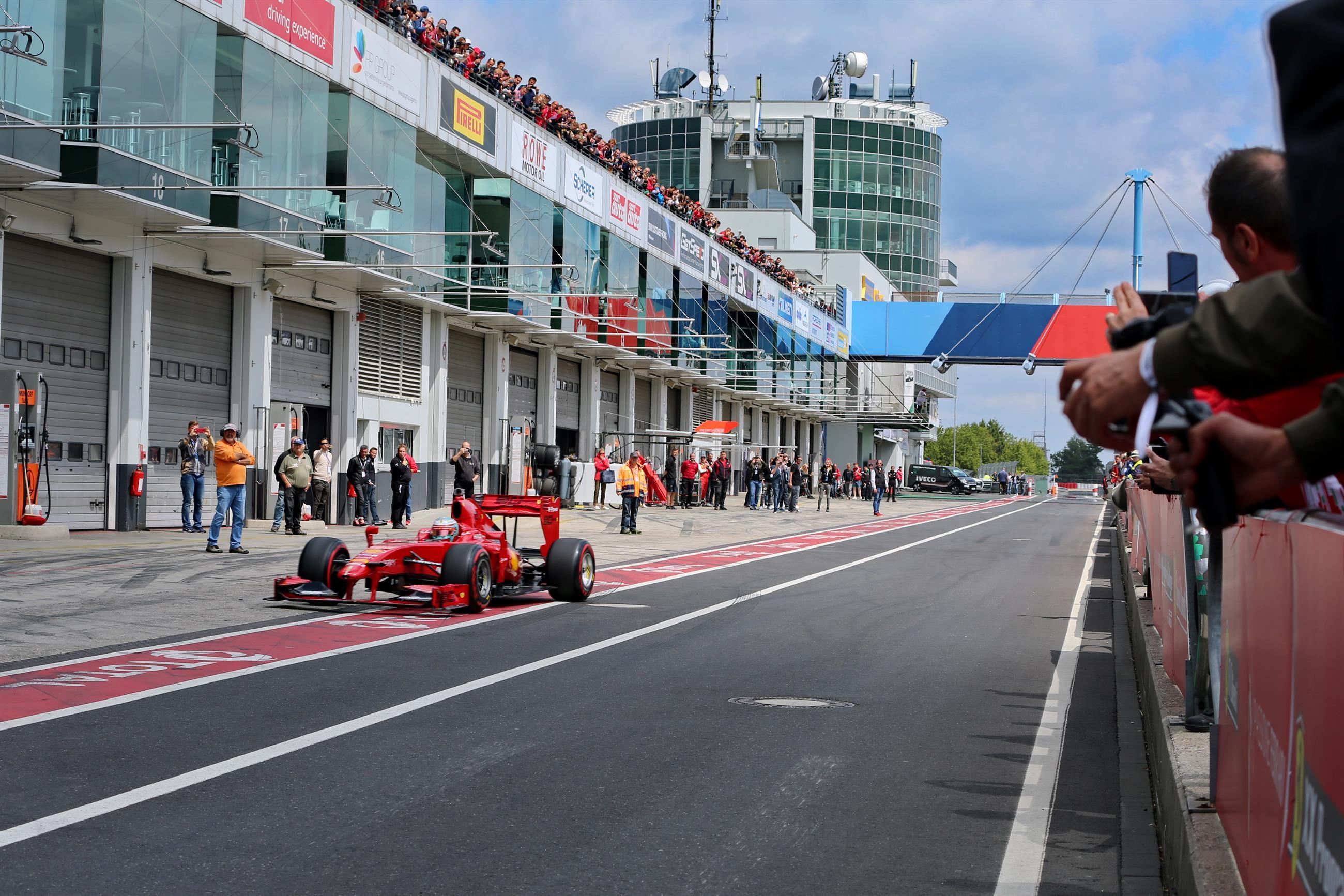 Ferrari Racing Days Start und Ziel, @ Nürburgring