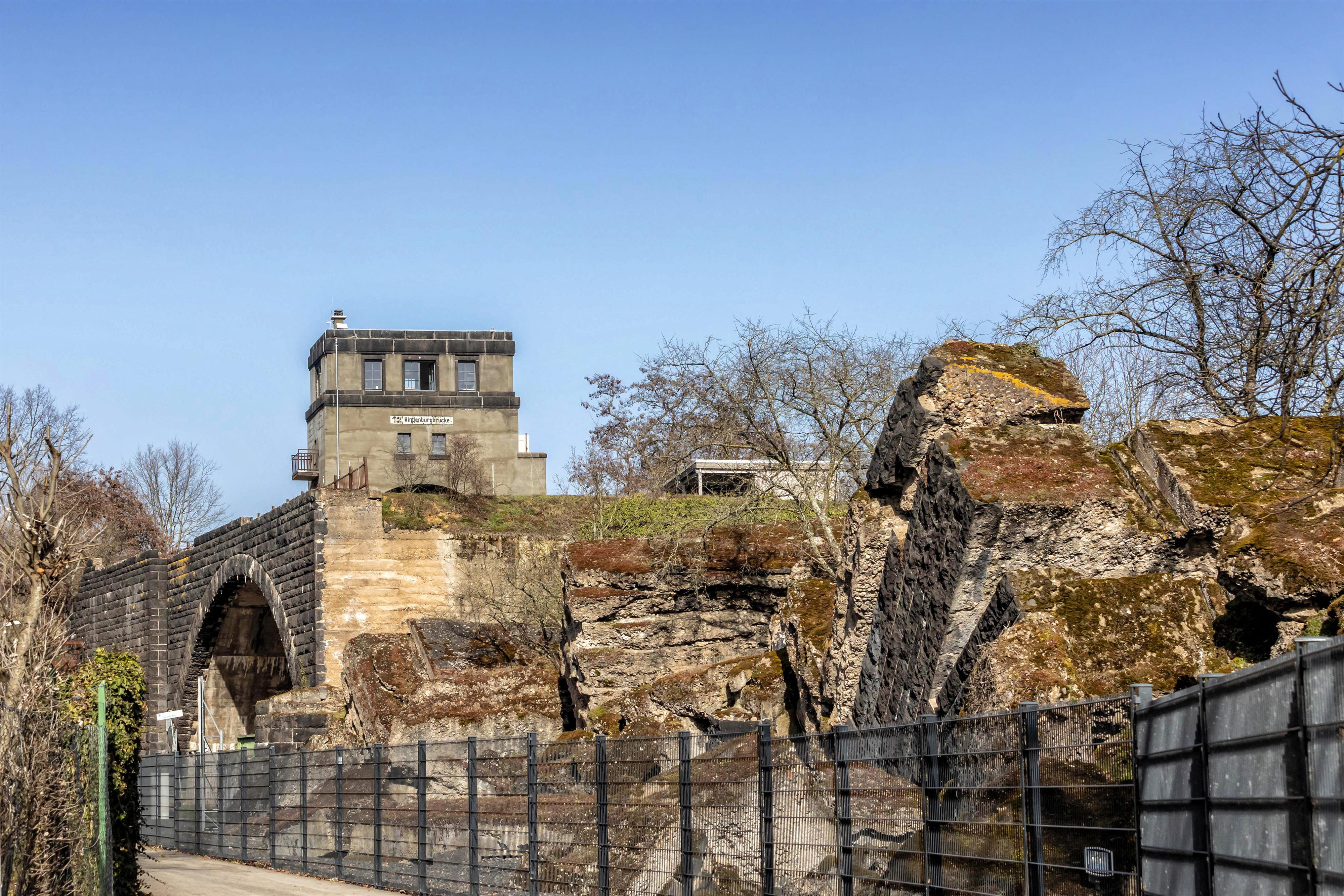 Ruine der Hindenburgbrücke