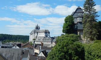 Blick auf das Grafenschloss Diez