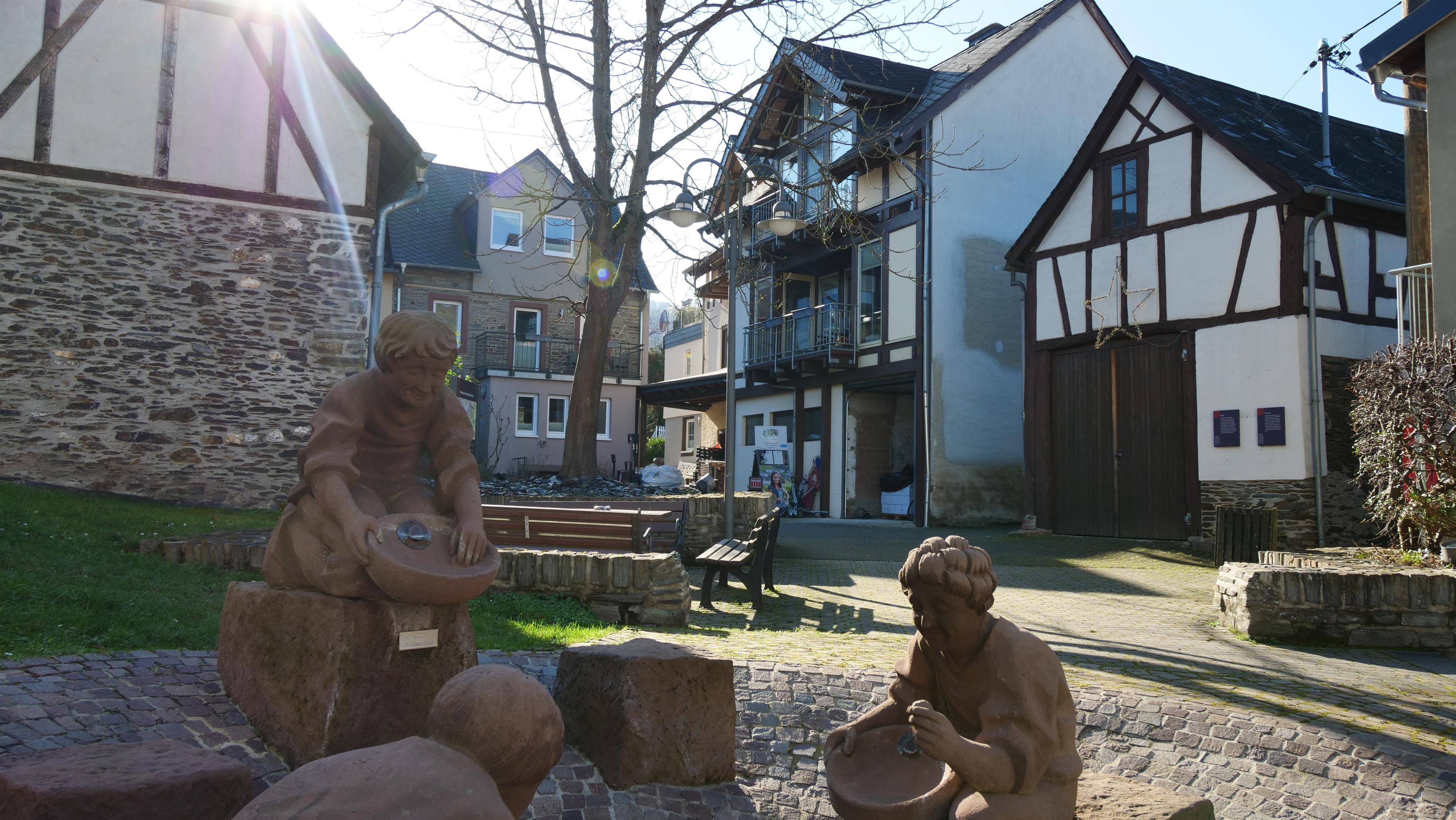 Goldgräberbrunnen in Andel
