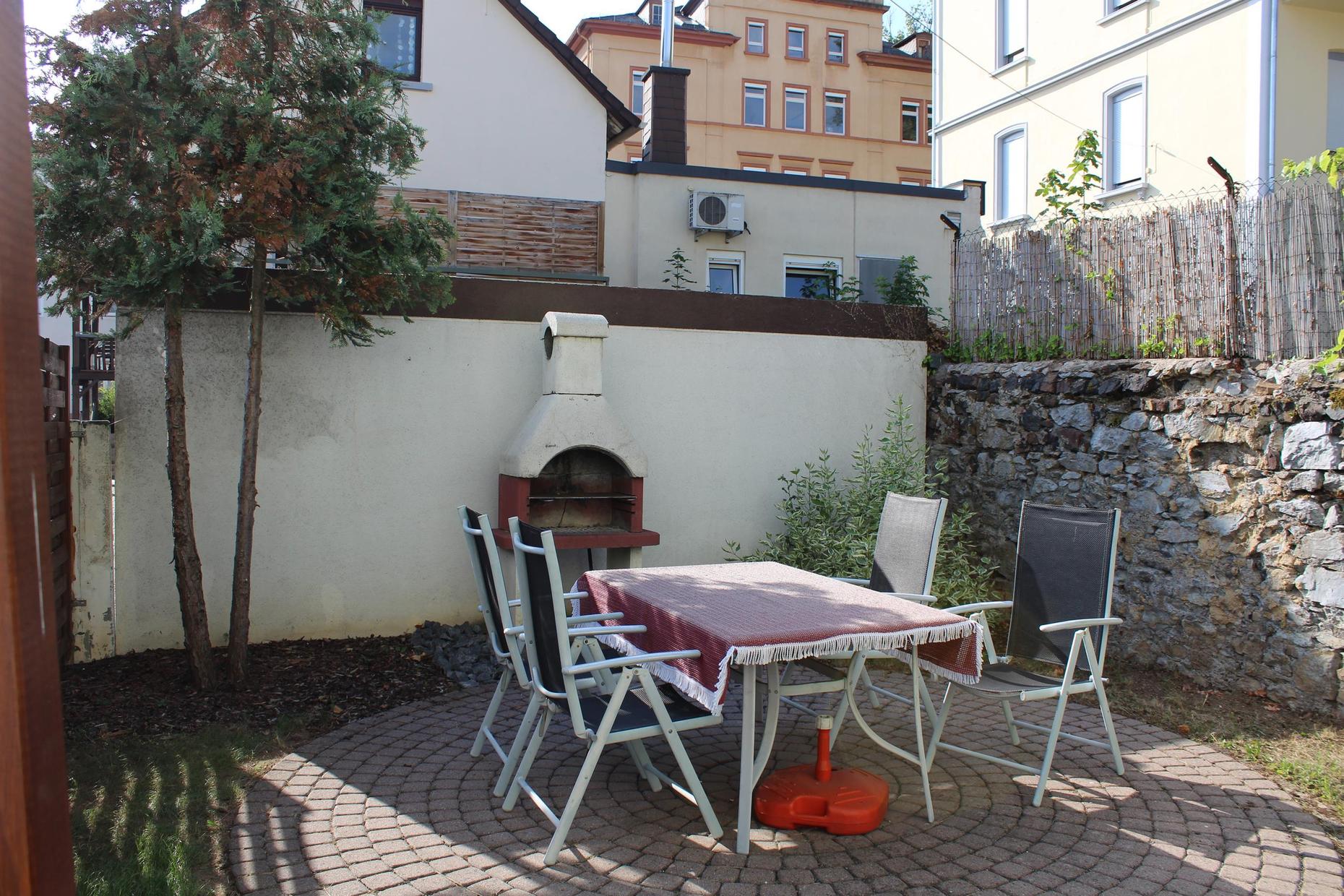 Der Grillplatz mit Außengrill