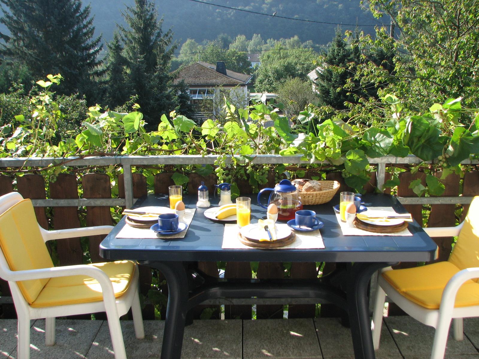Frühstück auf der Terasse