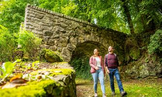 Unterwegs am historischen Aquädukt