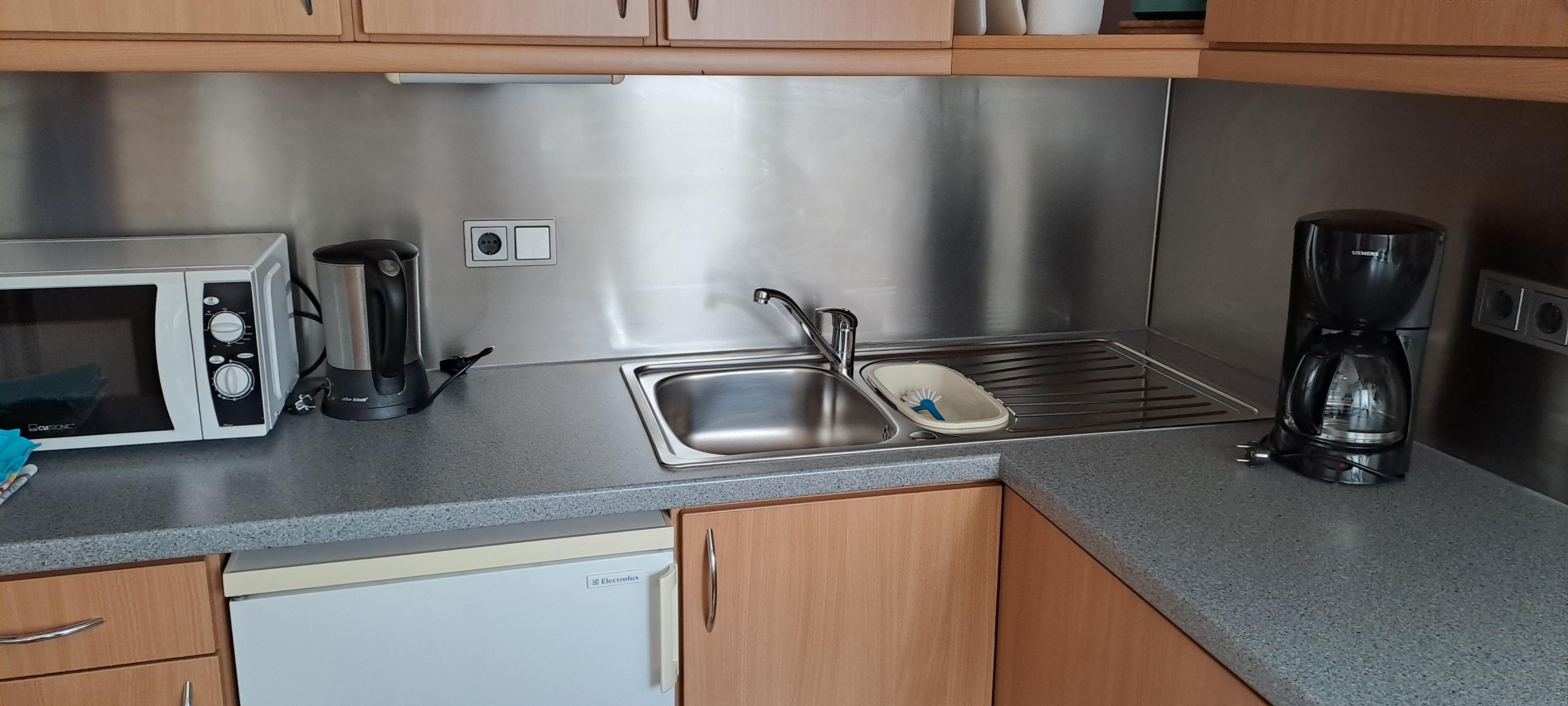 ...incl. Backofen und Spülmaschine