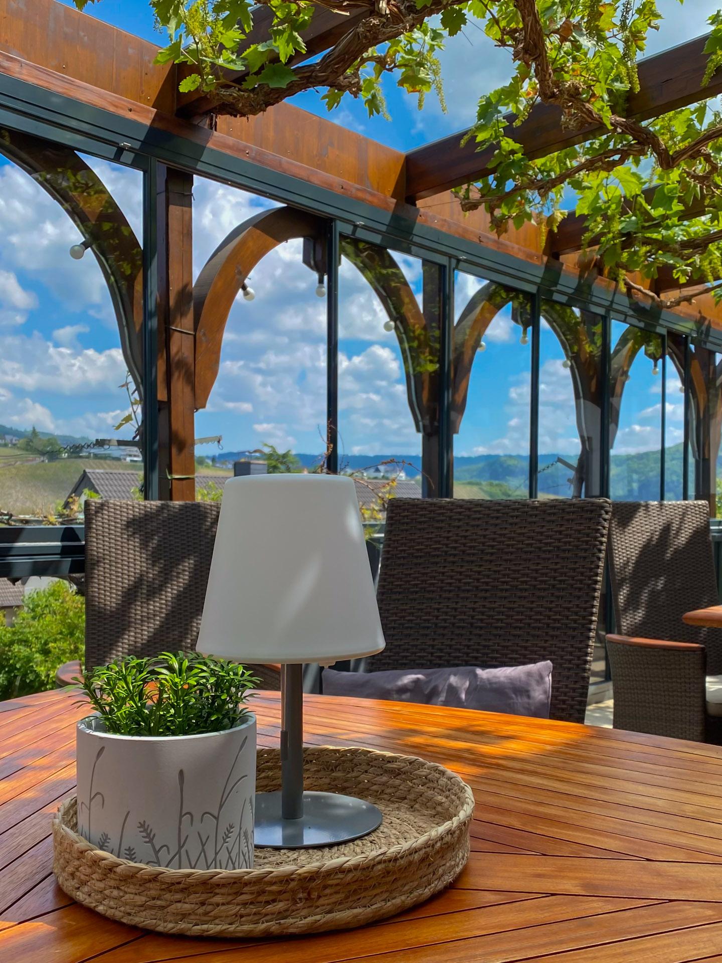 Gaestehaus_Haus_Weingut_Brennerei_Pension_Zenz_Poh