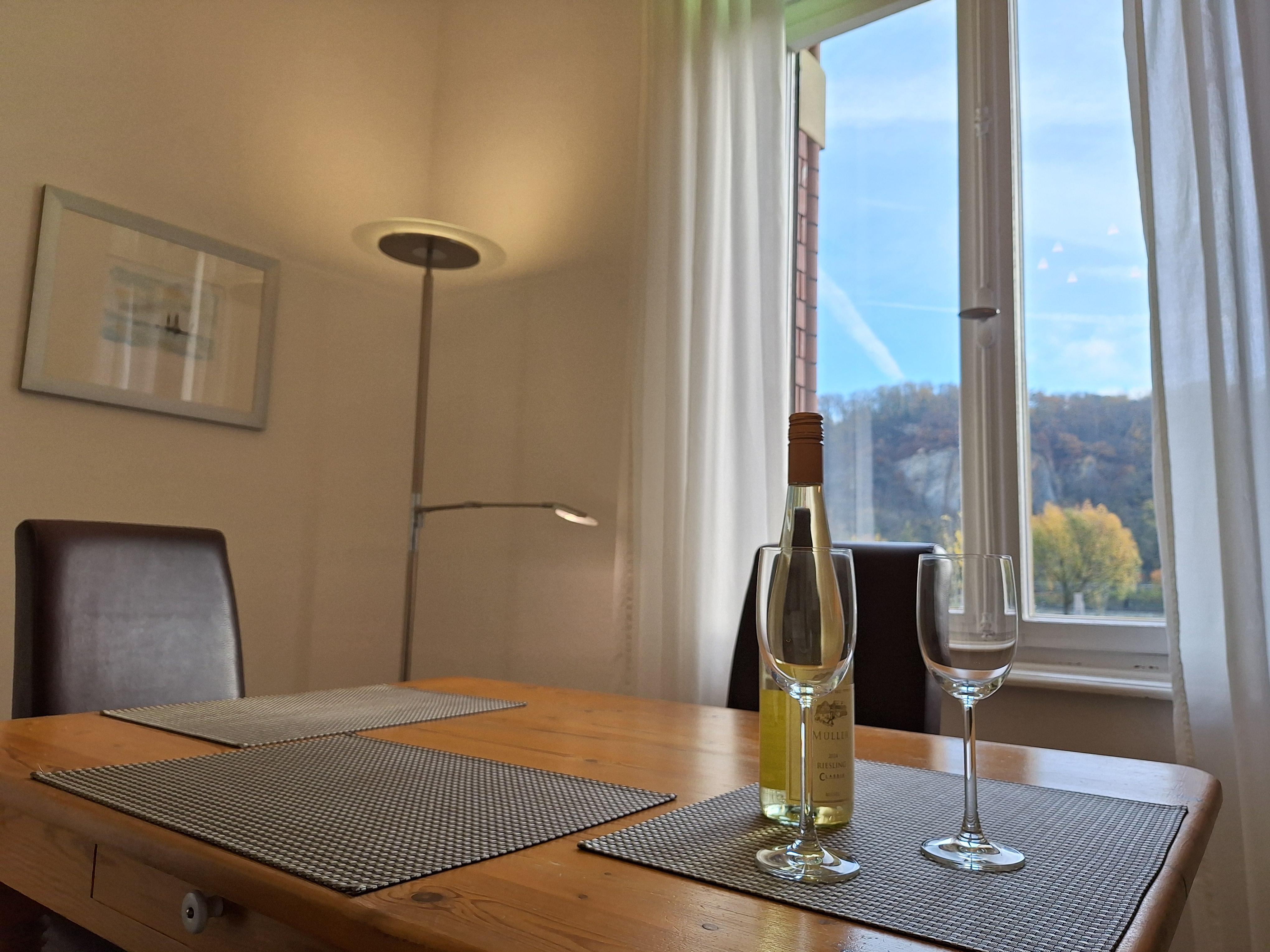 Küche mit Willkommens Wein