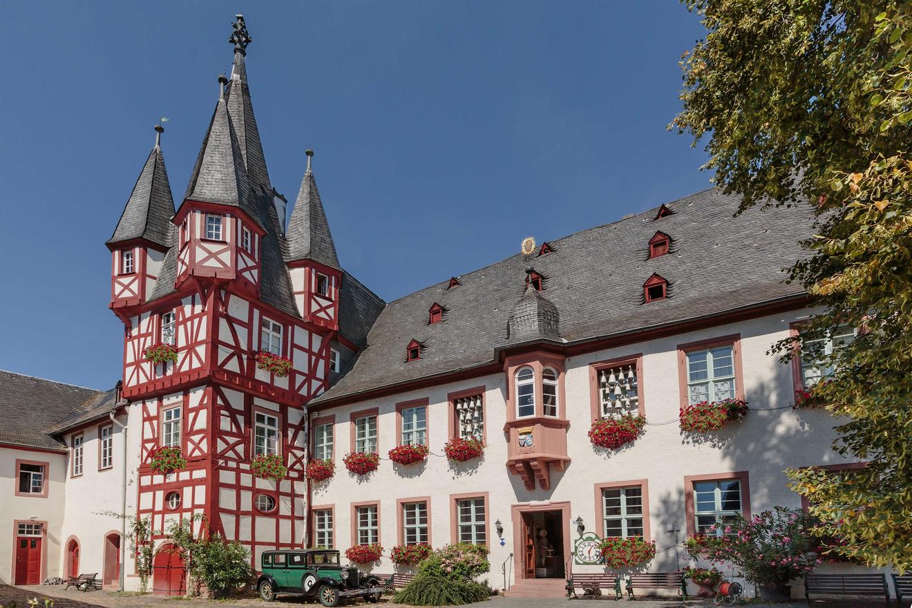 Rüdesheimer noble courts