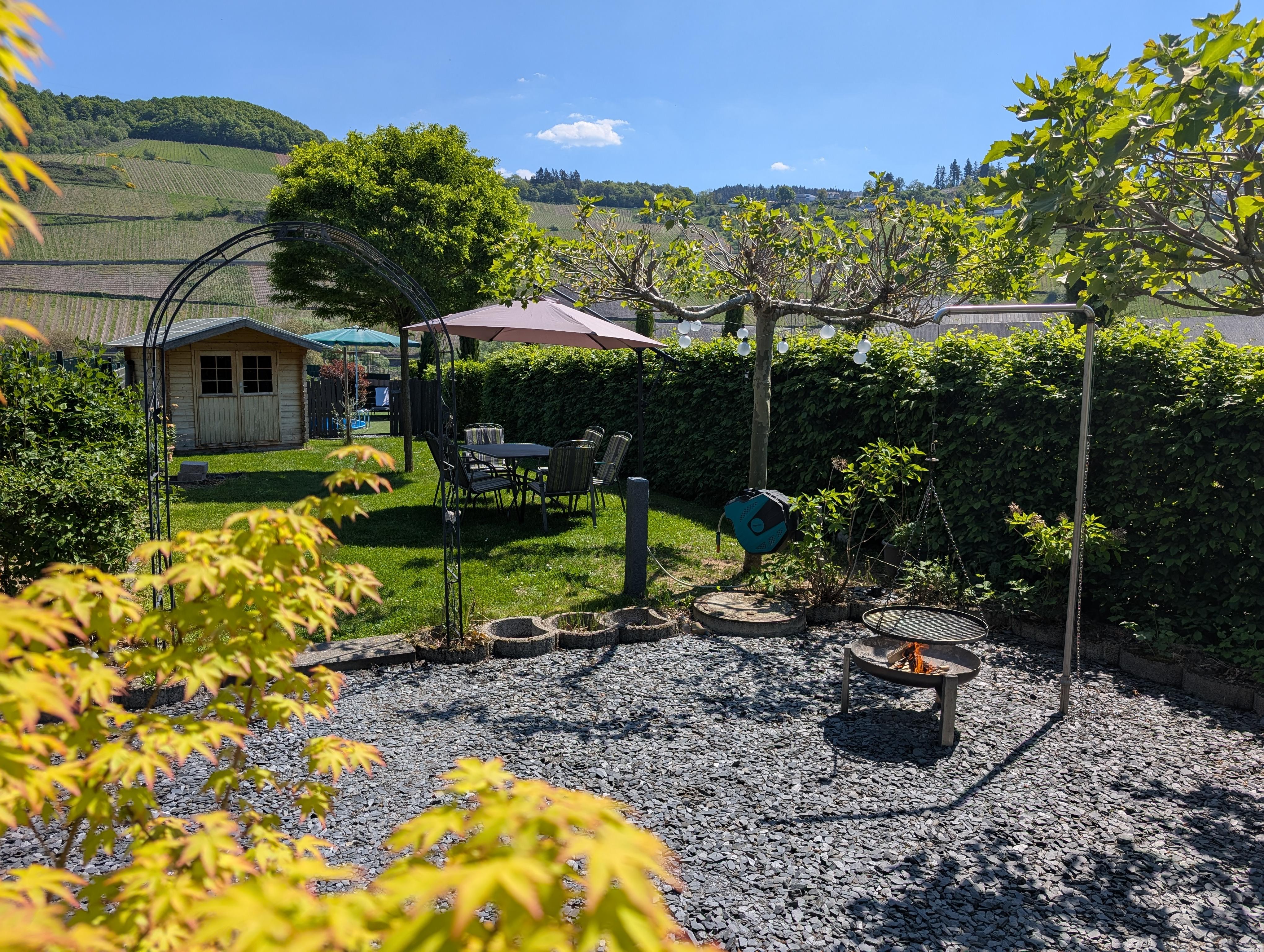Garten mit Grillplatz
